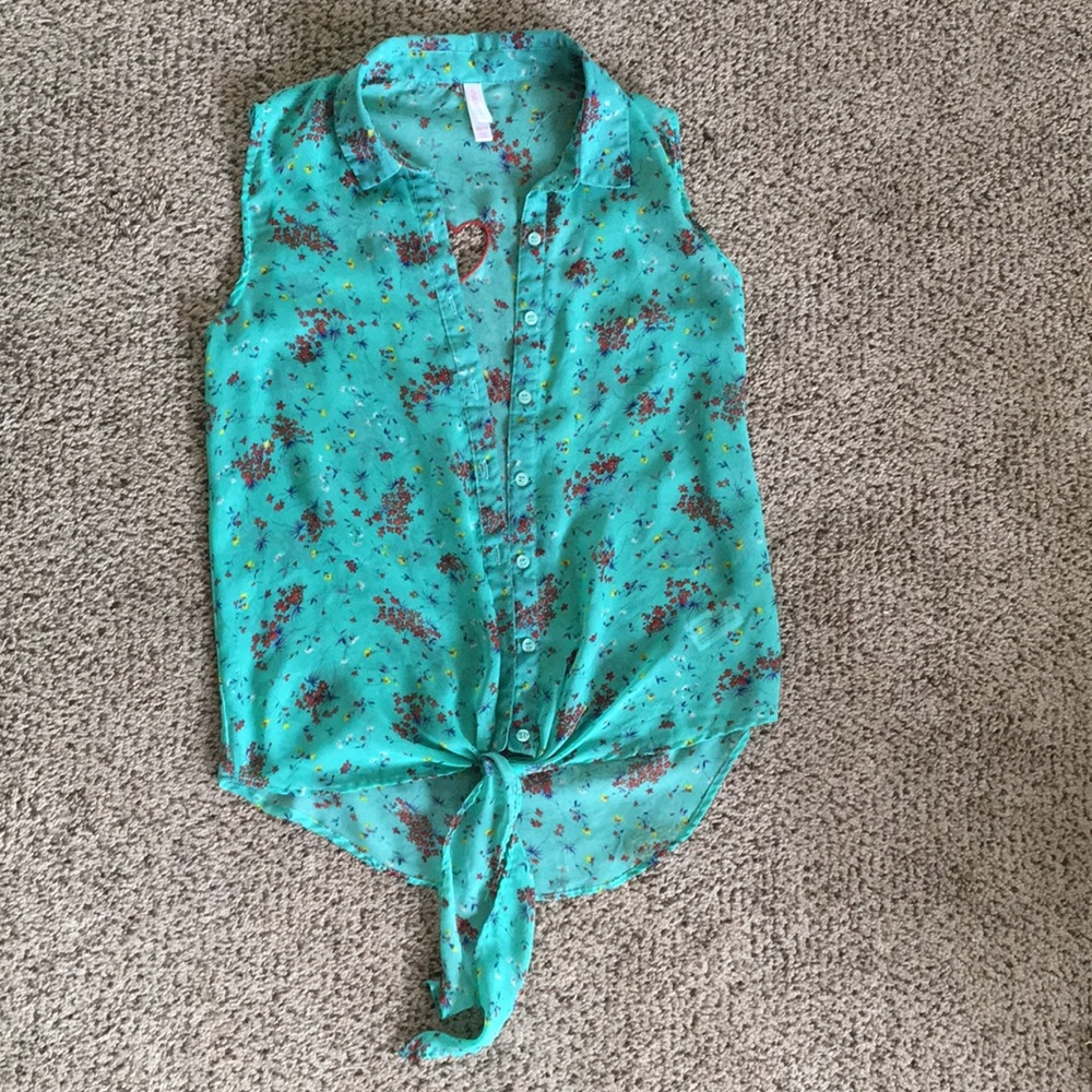 Sheer button front tank